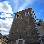 Lägenhet μαγεμένος πύργος στις θαλάμες Koumani