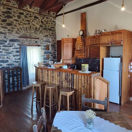 μαγεμένος πύργος στις θαλάμες Apartment Koumani