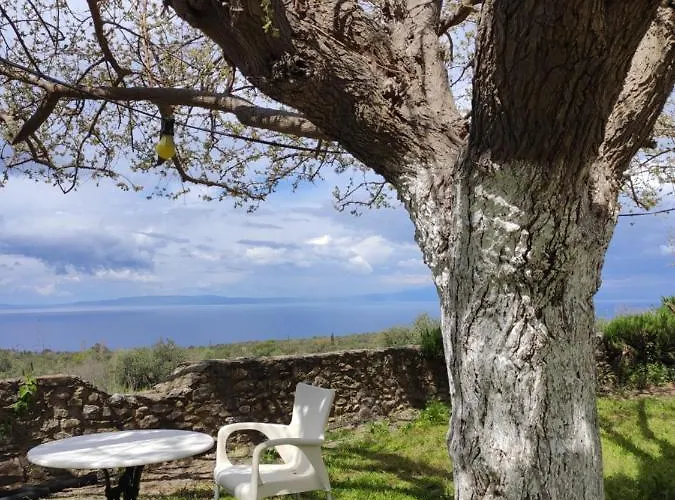 μαγεμένος πύργος στις θαλάμες * Koumani