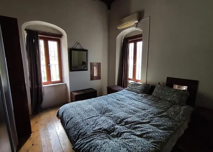 μαγεμένος πύργος στις θαλάμες Apartamento Koumani